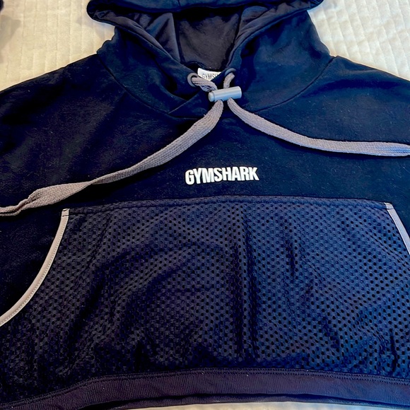 GYMSHARK Two-Piece Cropped Set - Picture 2 of 8